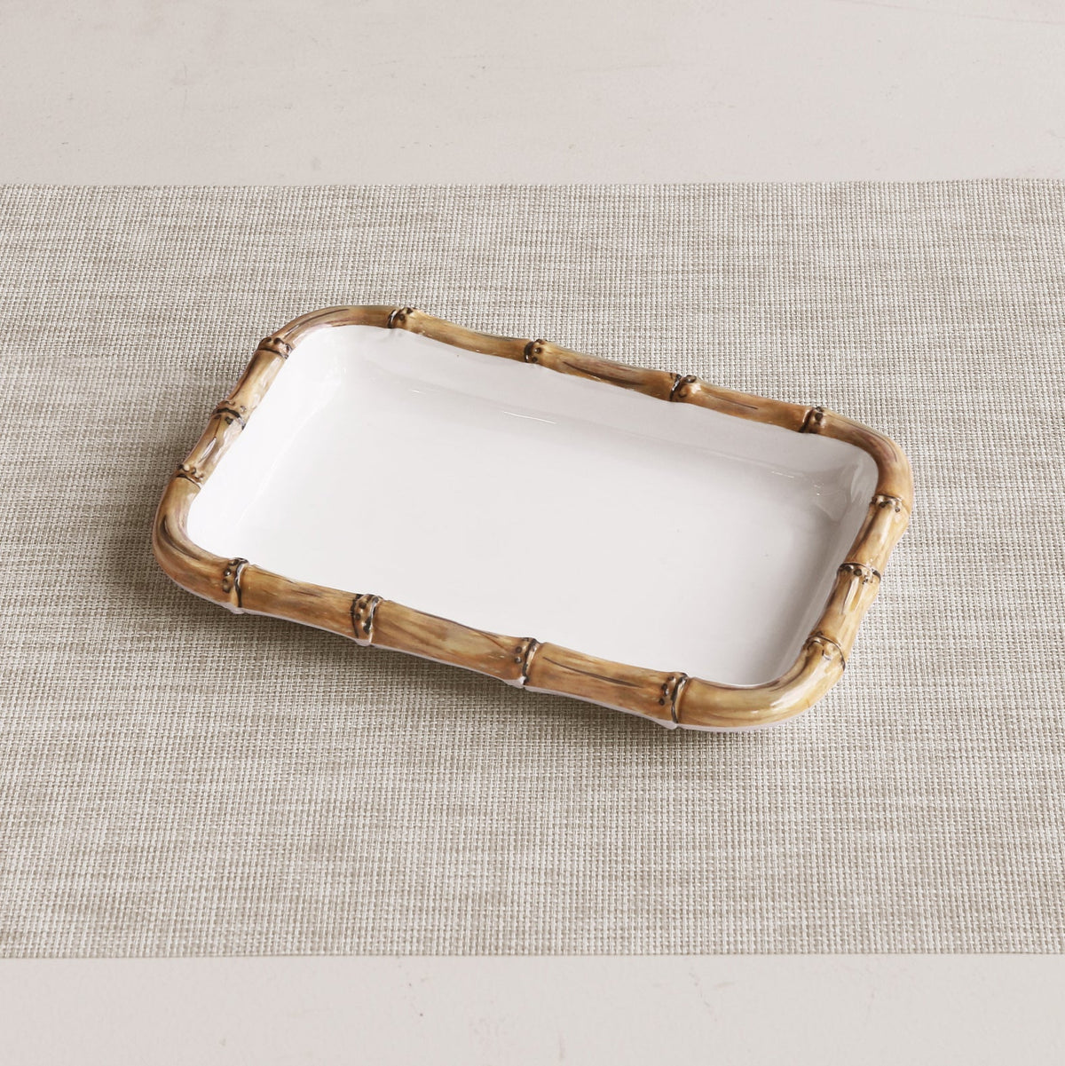 beatriz-ball-wholesale-vida-bamboo-guest-towel-holder-white-and-natural