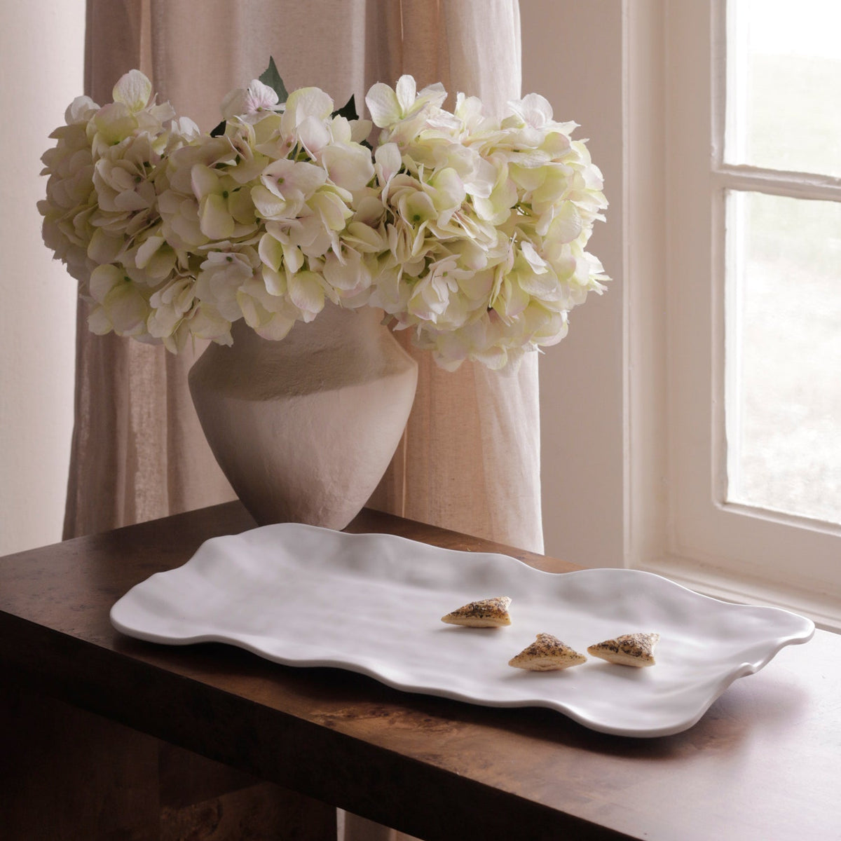 beatriz-ball-wholesale-vida-nube-long-rectangle-tray-white