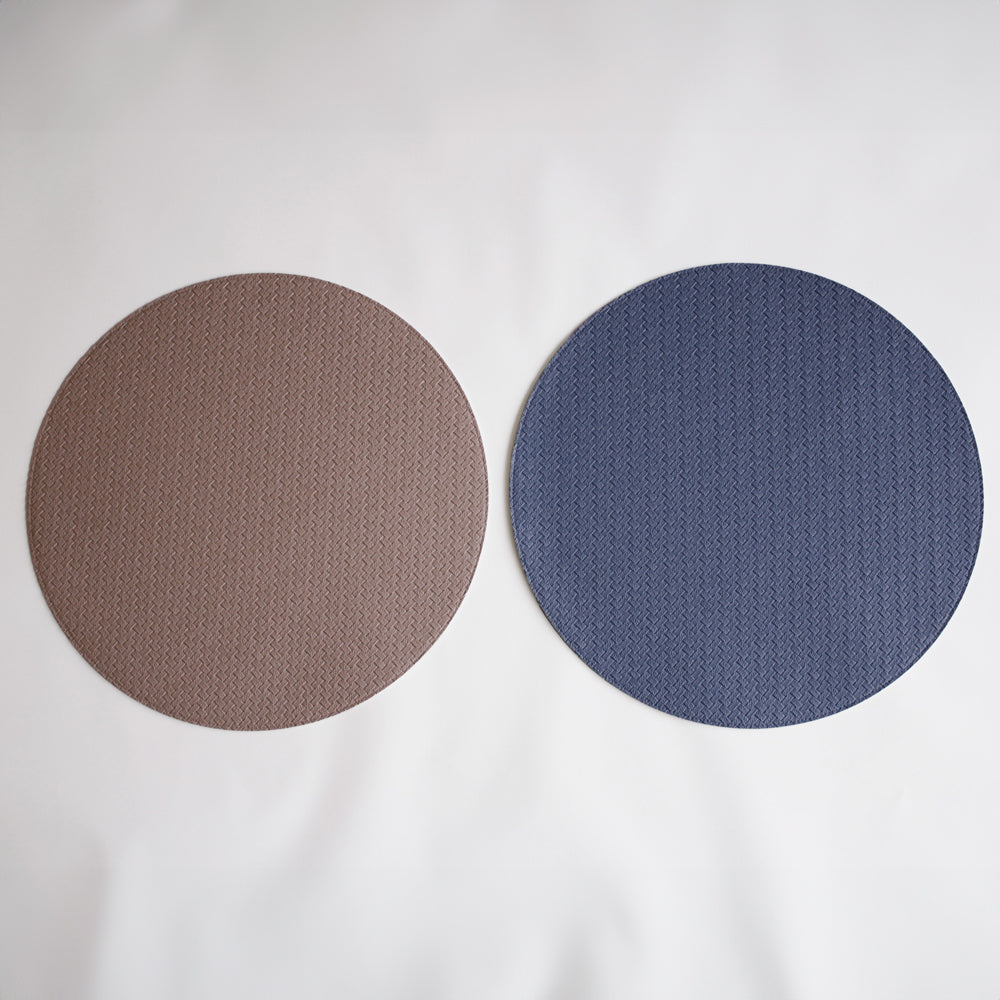 beatriz-ball-wholesale-vida-snakeskin-reversible-15-round-placemats-set-of-4-slate-blue-and-tan-brown