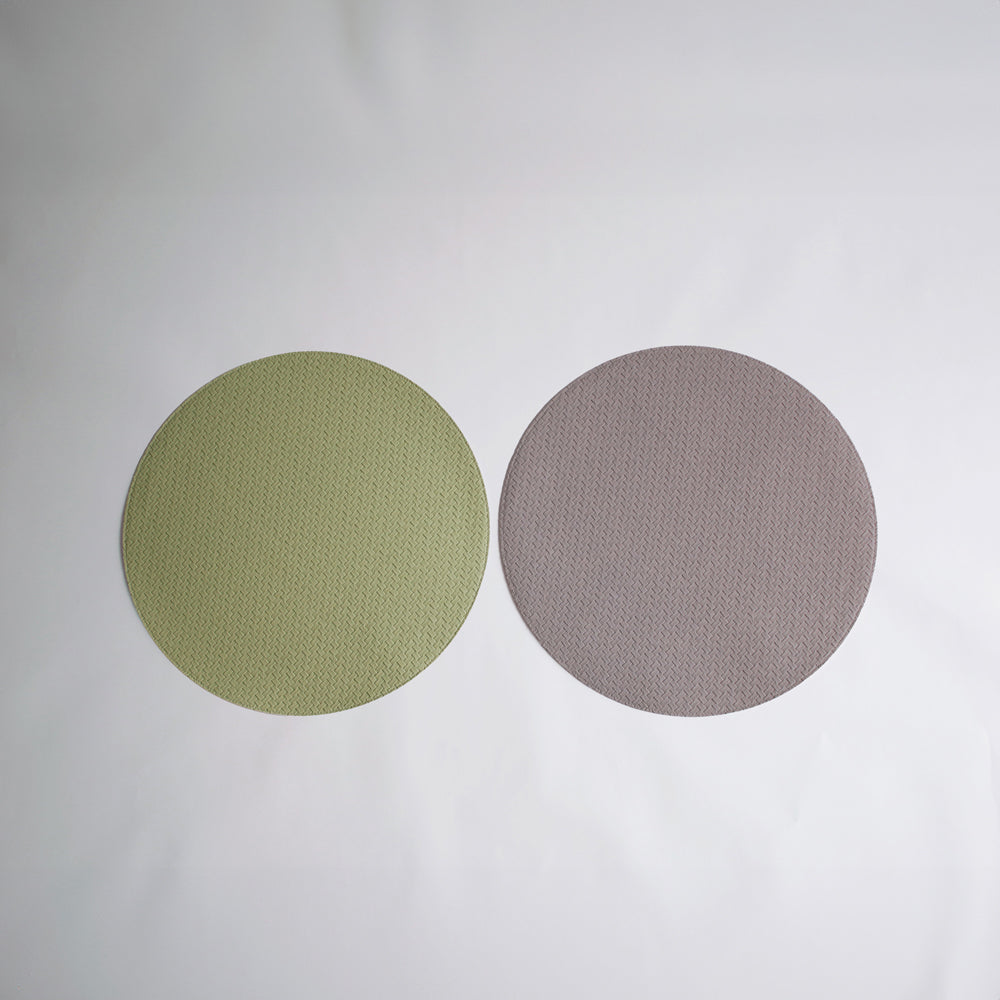 beatriz-ball-wholesale-vida-snakeskin-reversible-15-round-placemats-set-of-4-pale-green-and-taupe