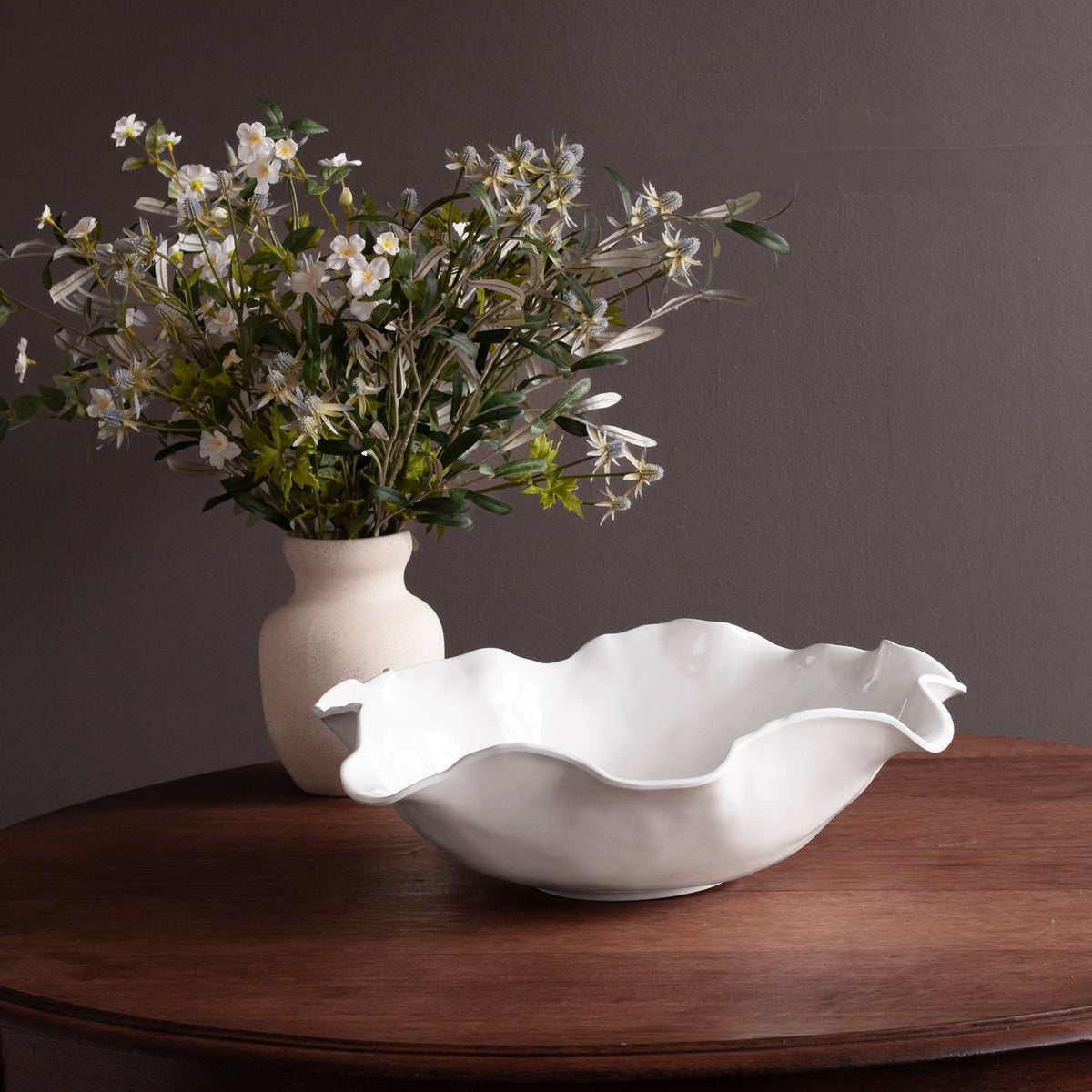 beatriz-ball-wholesale-vida-havana-extra-large-round-centerpiece-white
