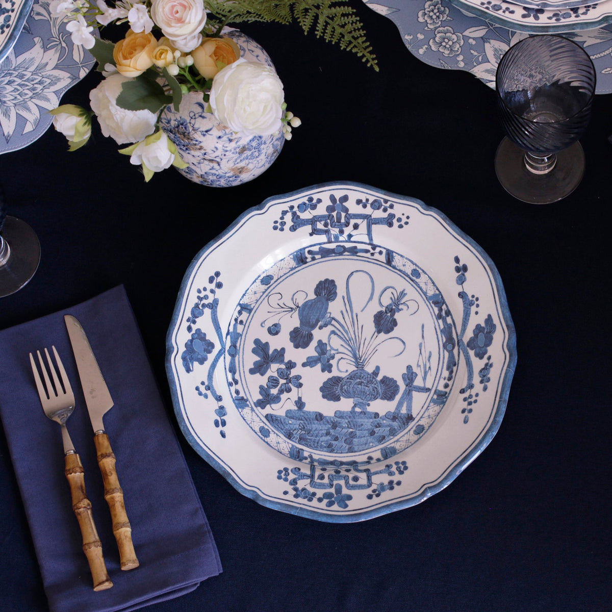vida-faenza-11-dinner-plate-set-of-4-white-and-blue