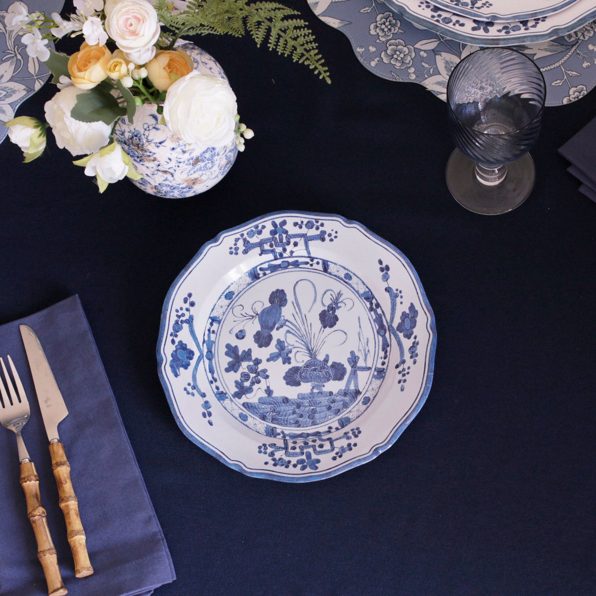 vida-faenza-9-salad-plate-set-of-4-white-and-blue