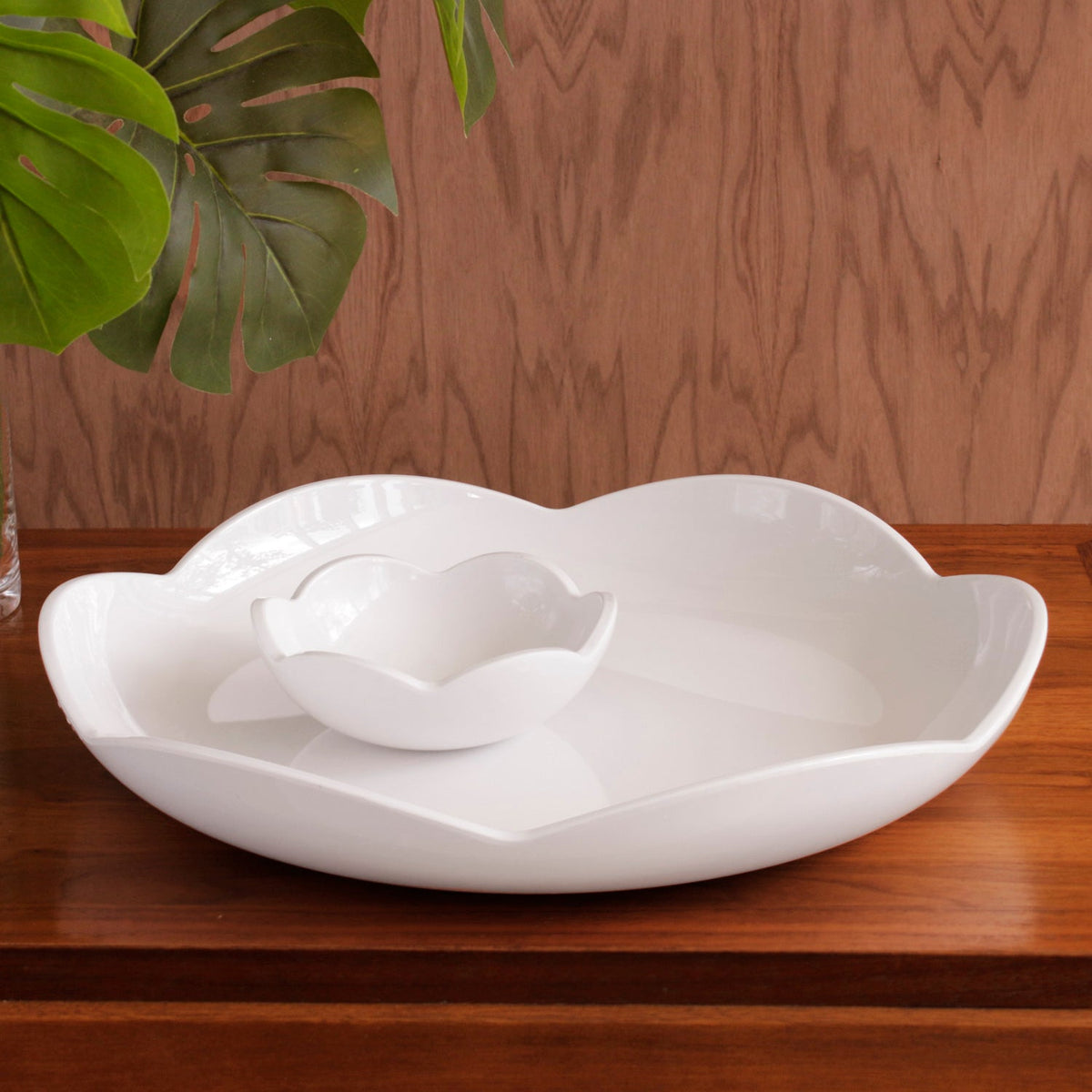 vida-amelia-round-platter-with-mini-dip-bowl-white