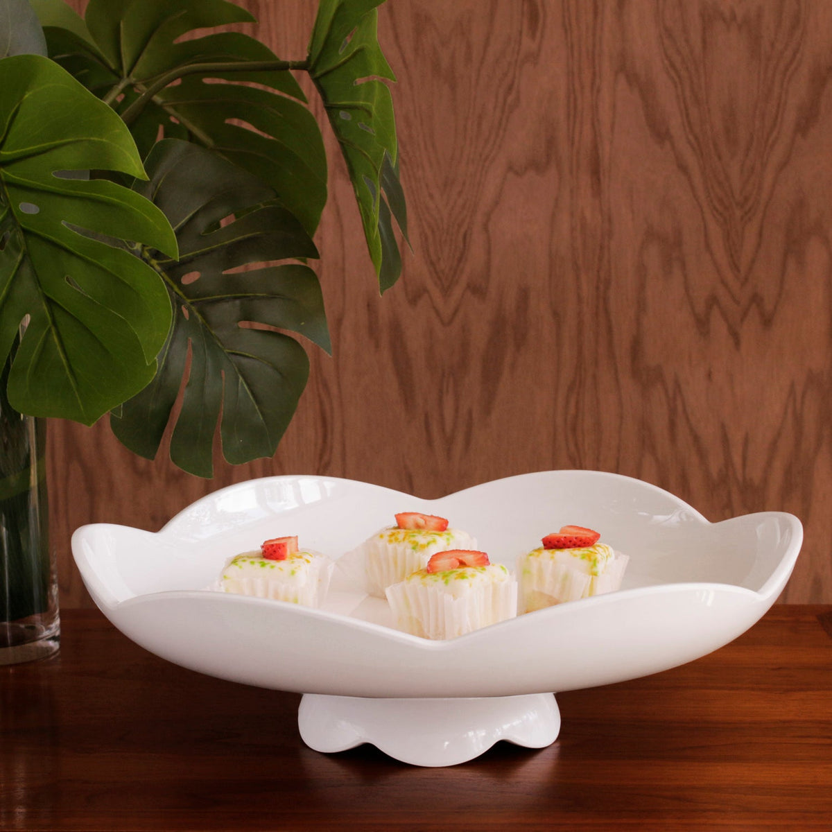 vida-amelia-pedestal-cake-plate-white