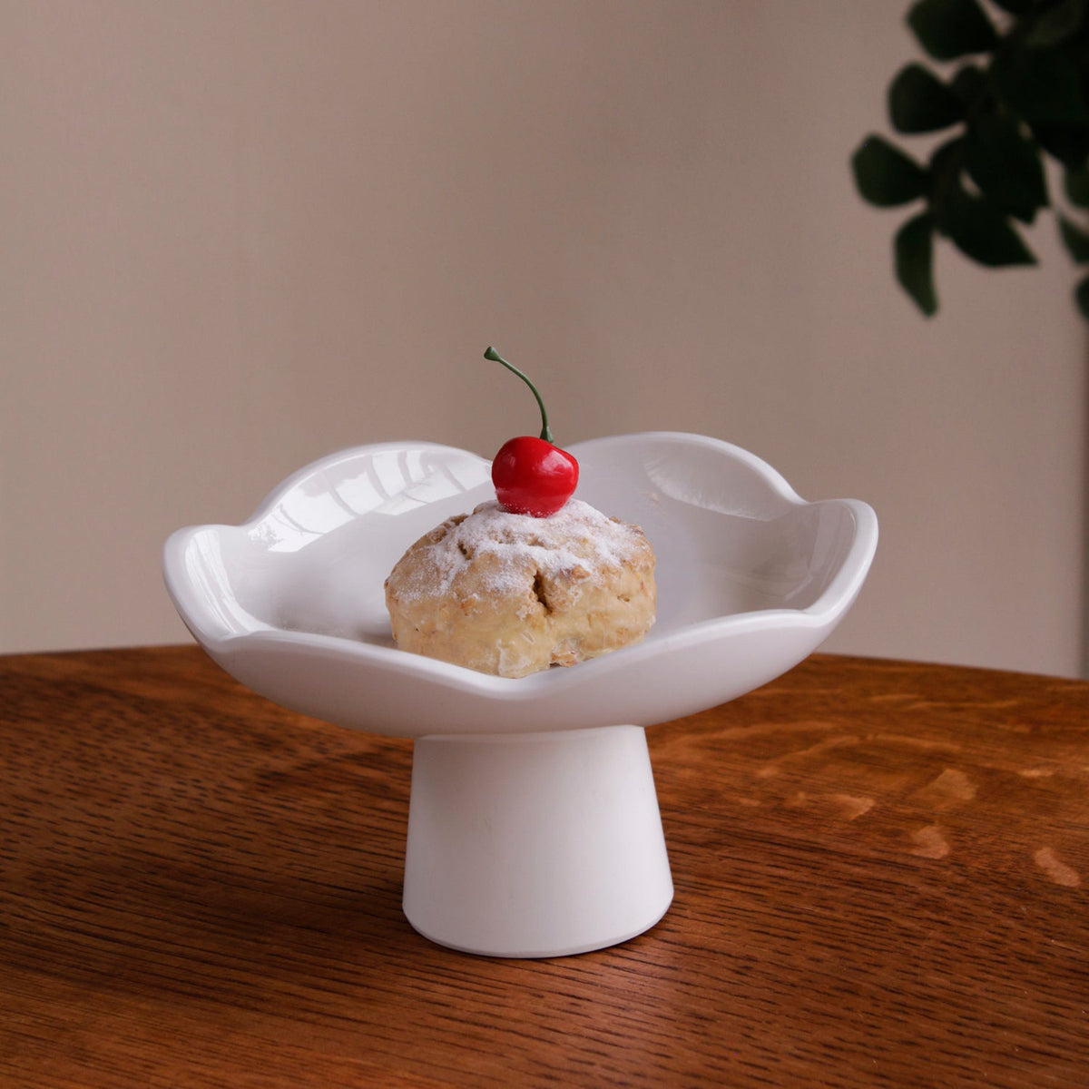 vida-amelia-small-pedestal-white