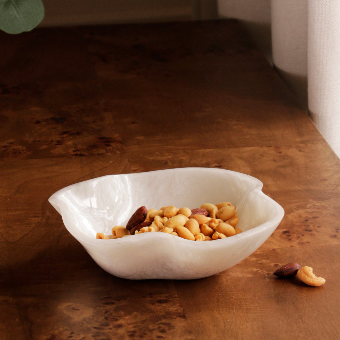 resin-alabaster-mini-bowl-white-swirl