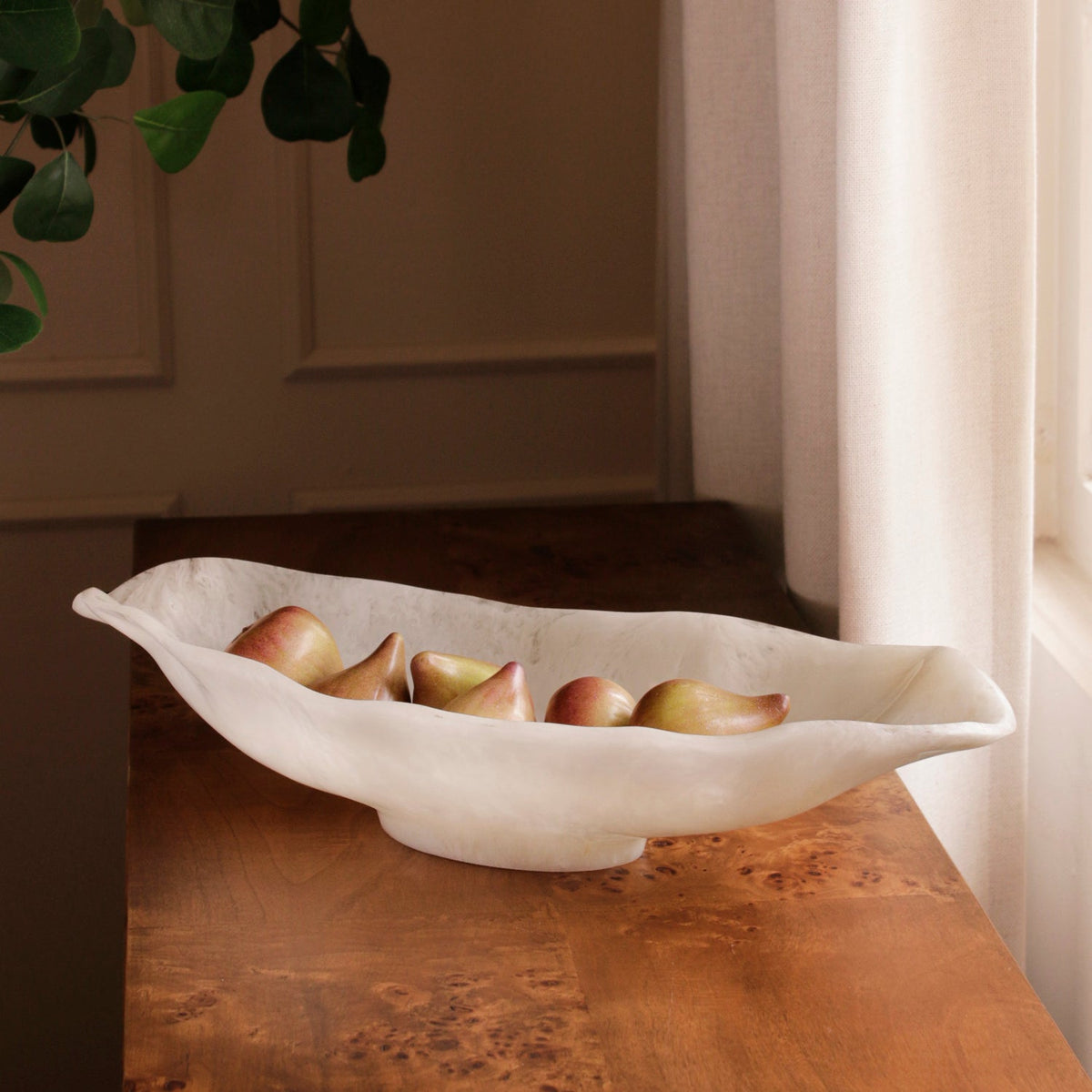 resin-alabaster-medium-oval-bowl-white-swirl