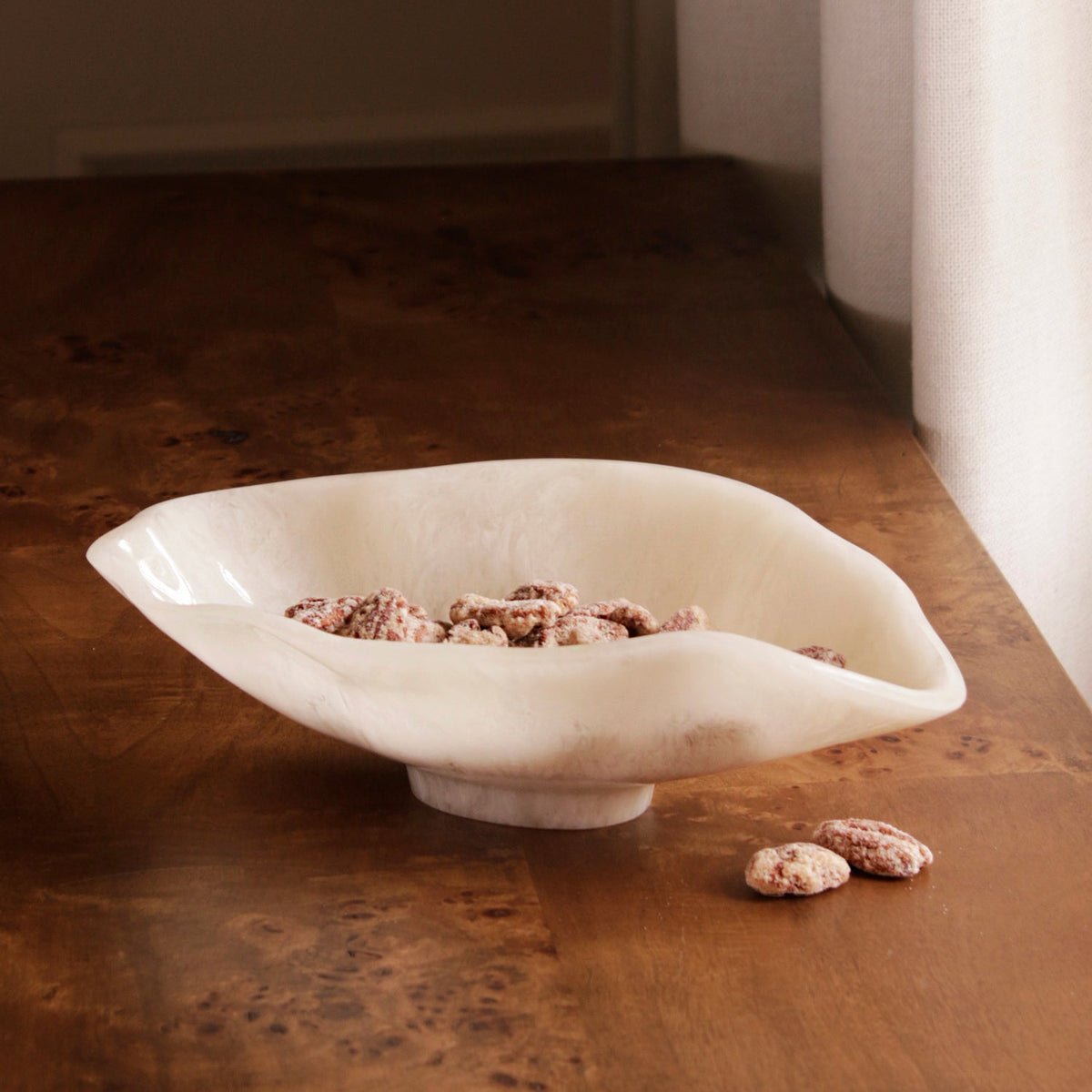 resin-alabaster-small-oval-bowl-white-swirl