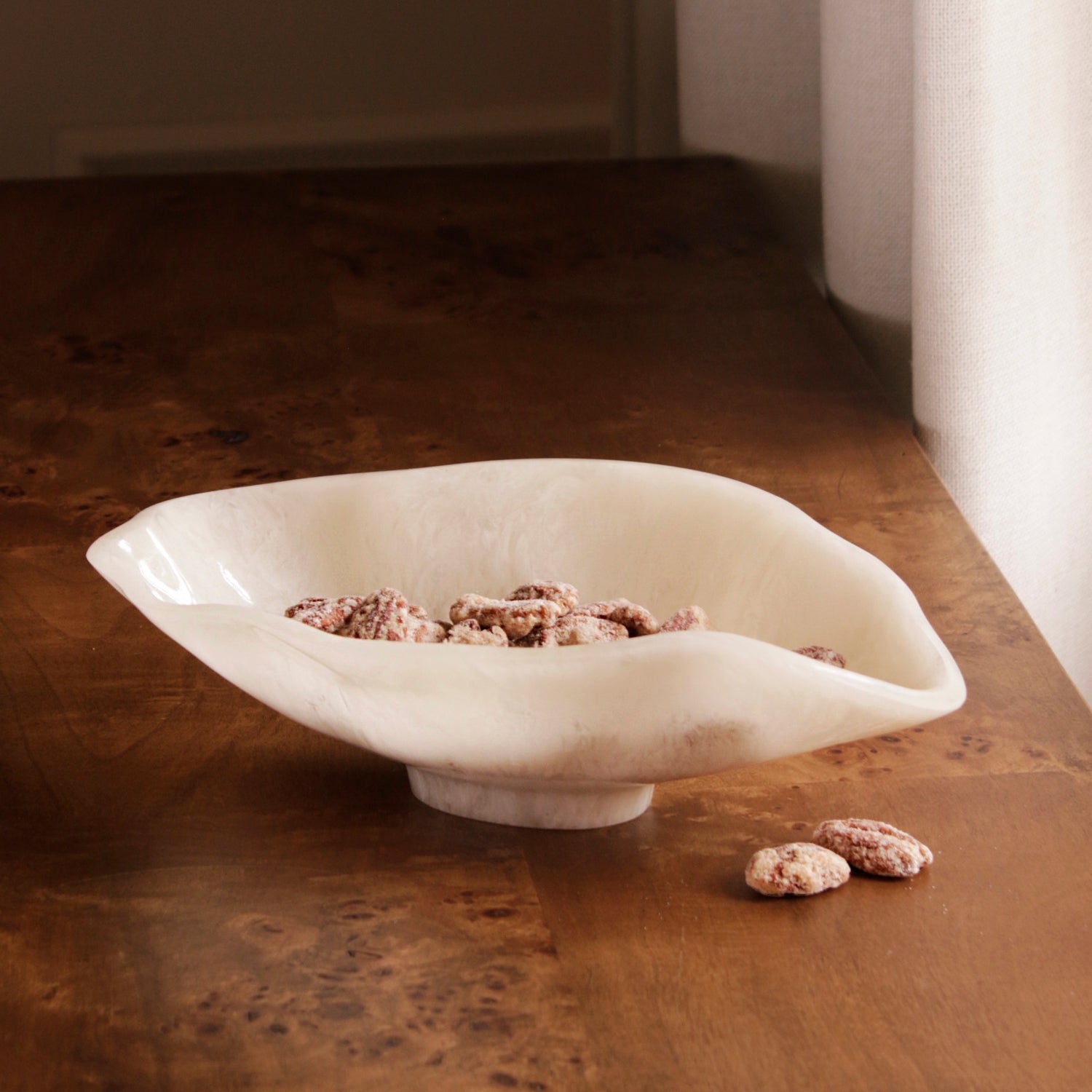 resin-alabaster-small-oval-bowl-white-swirl