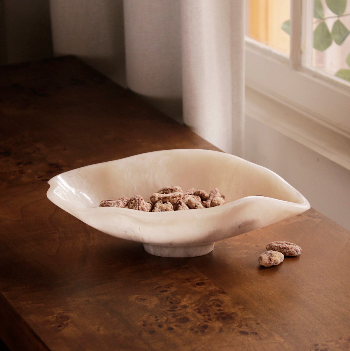 resin-alabaster-small-oval-bowl-white-swirl