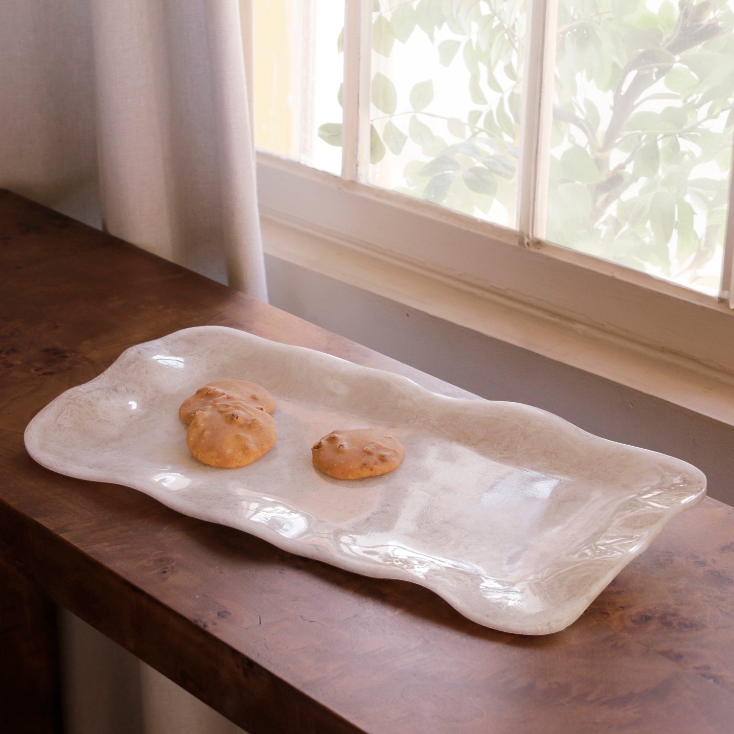 resin-alabaster-long-rectangle-tray-white-swirl