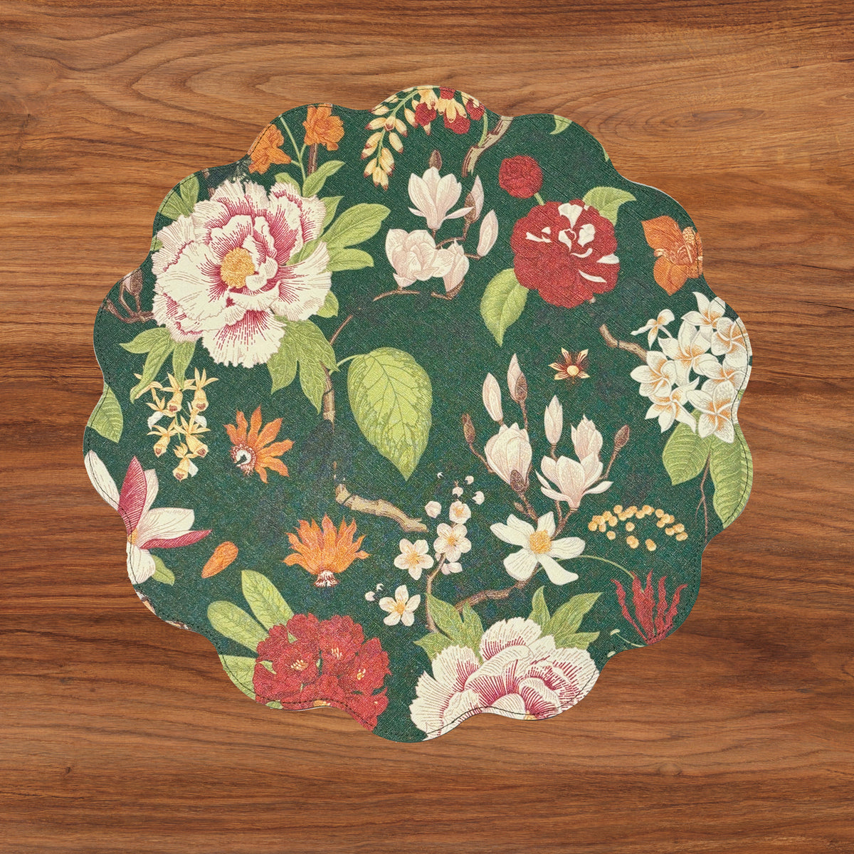 VIDA Cabbage Roses and Trellis Reversible Round Placemats Set of 4 (Green &amp; Red)