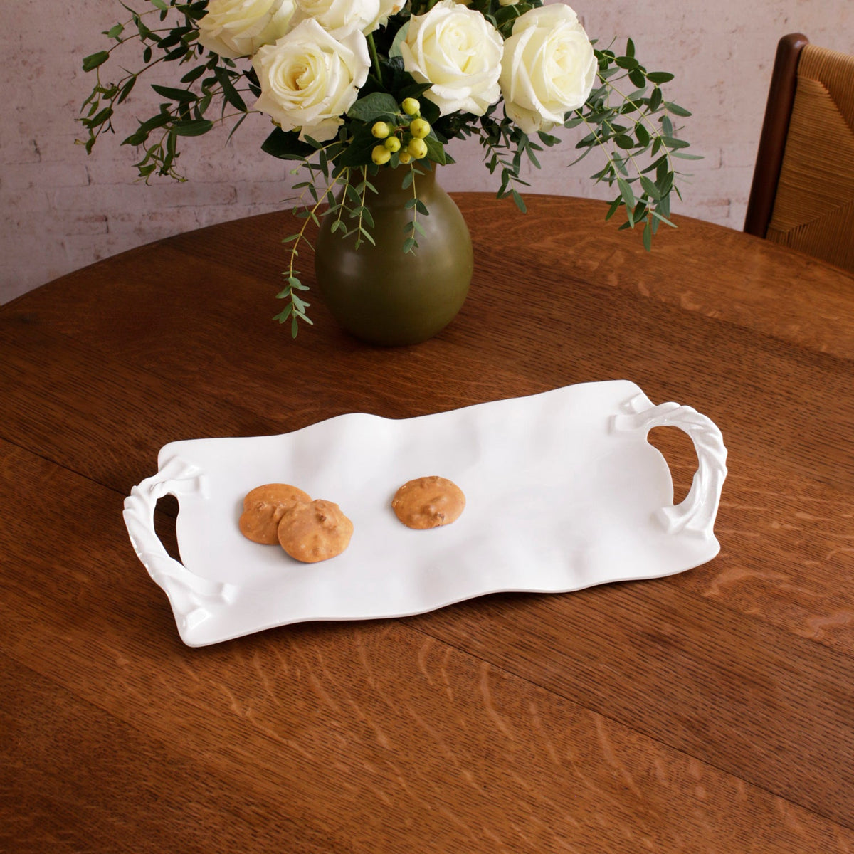 vida-sasha-long-rectangle-tray-with-handles-white