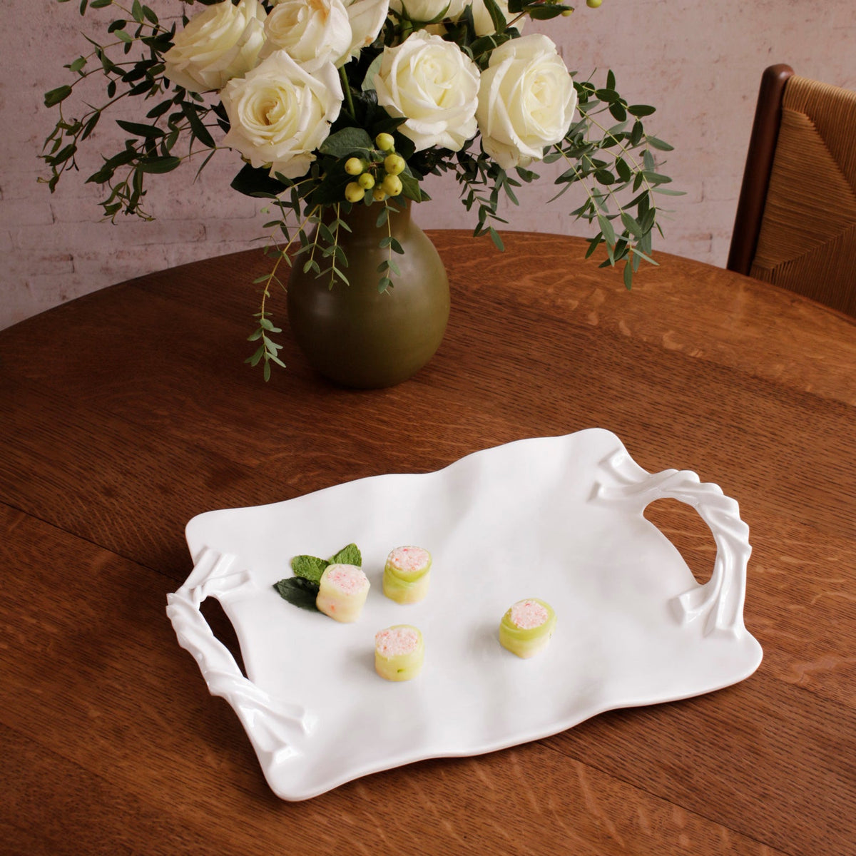 vida-sasha-rectangular-tray-with-handles-white