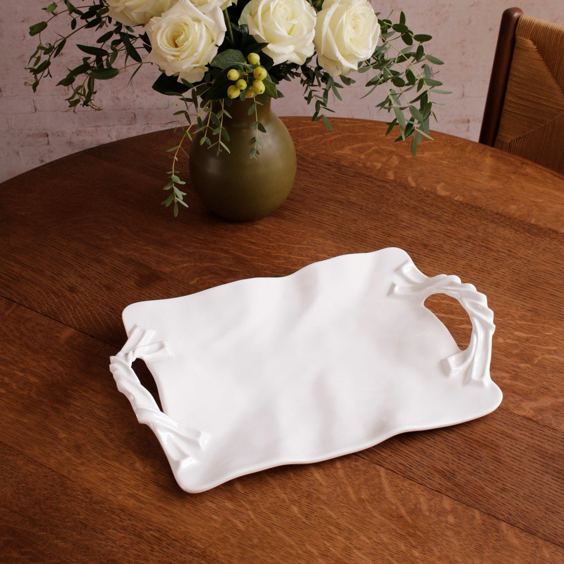 vida-sasha-rectangular-tray-with-handles-white
