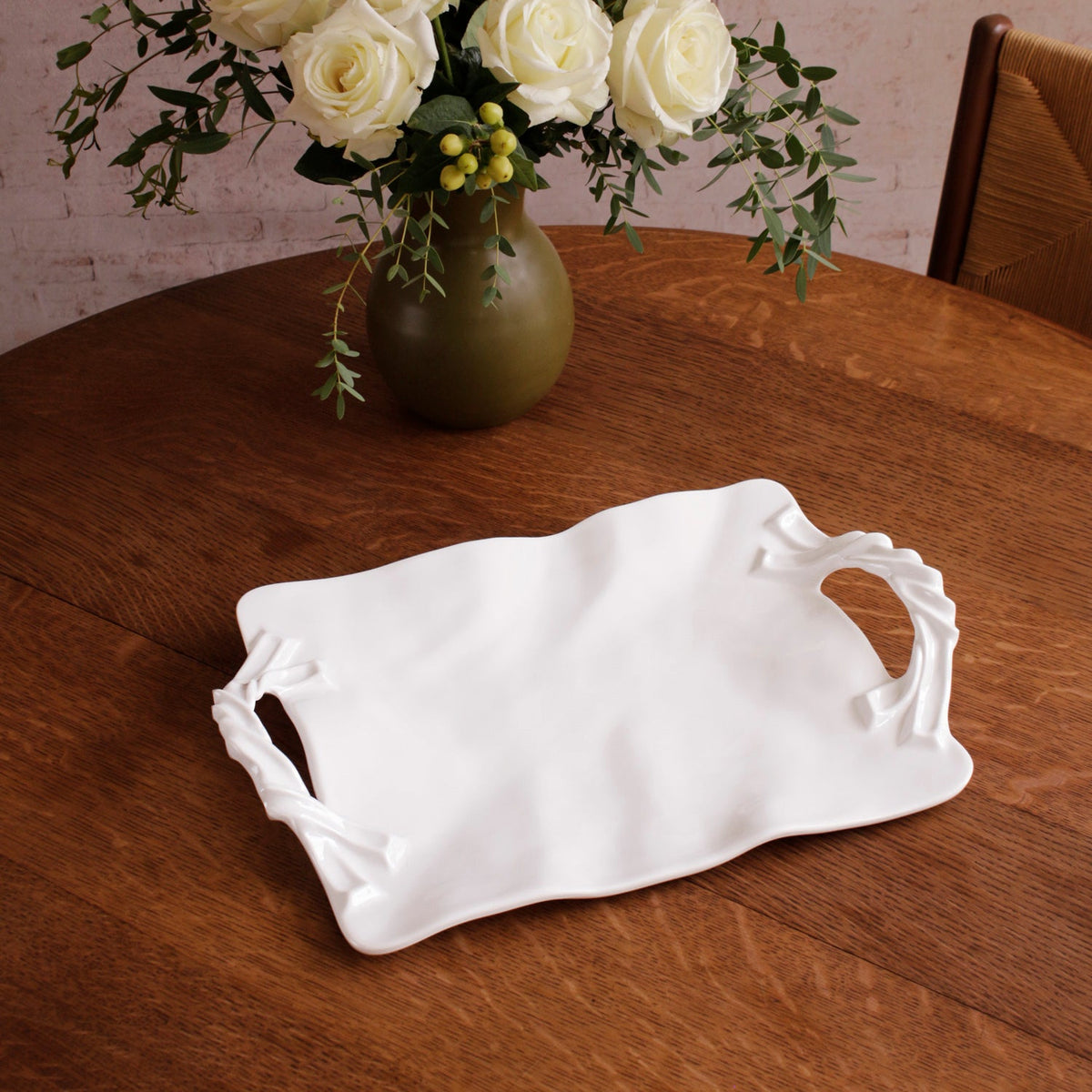 vida-sasha-rectangular-tray-with-handles-white