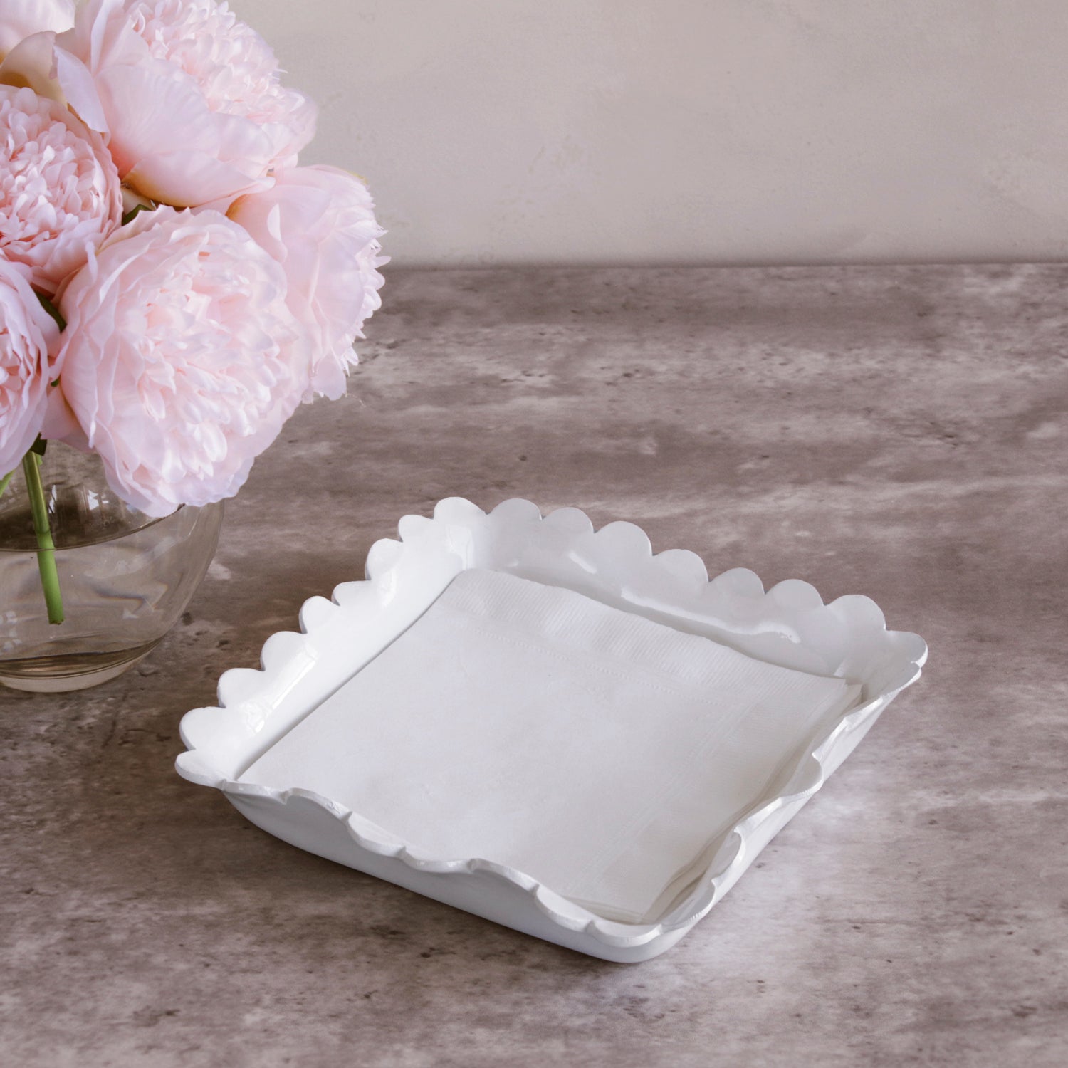 vida-colette-dinner-napkin-holder-white