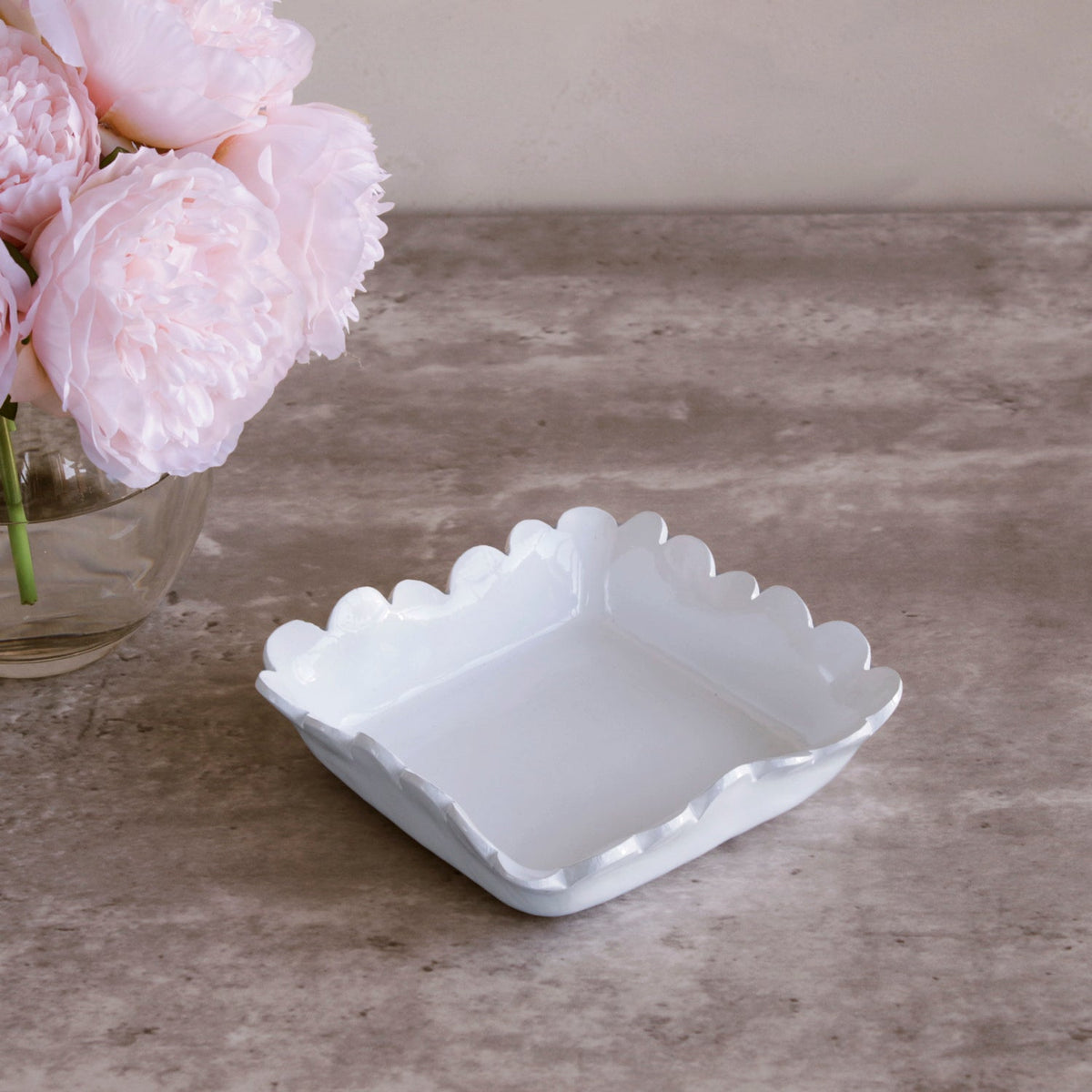 vida-colette-beverage-napkin-holder-white