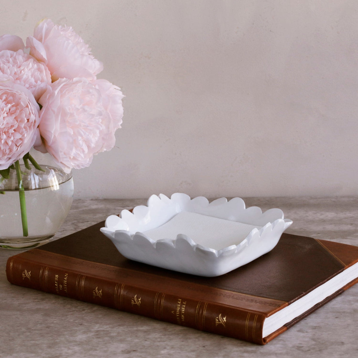 vida-colette-beverage-napkin-holder-white