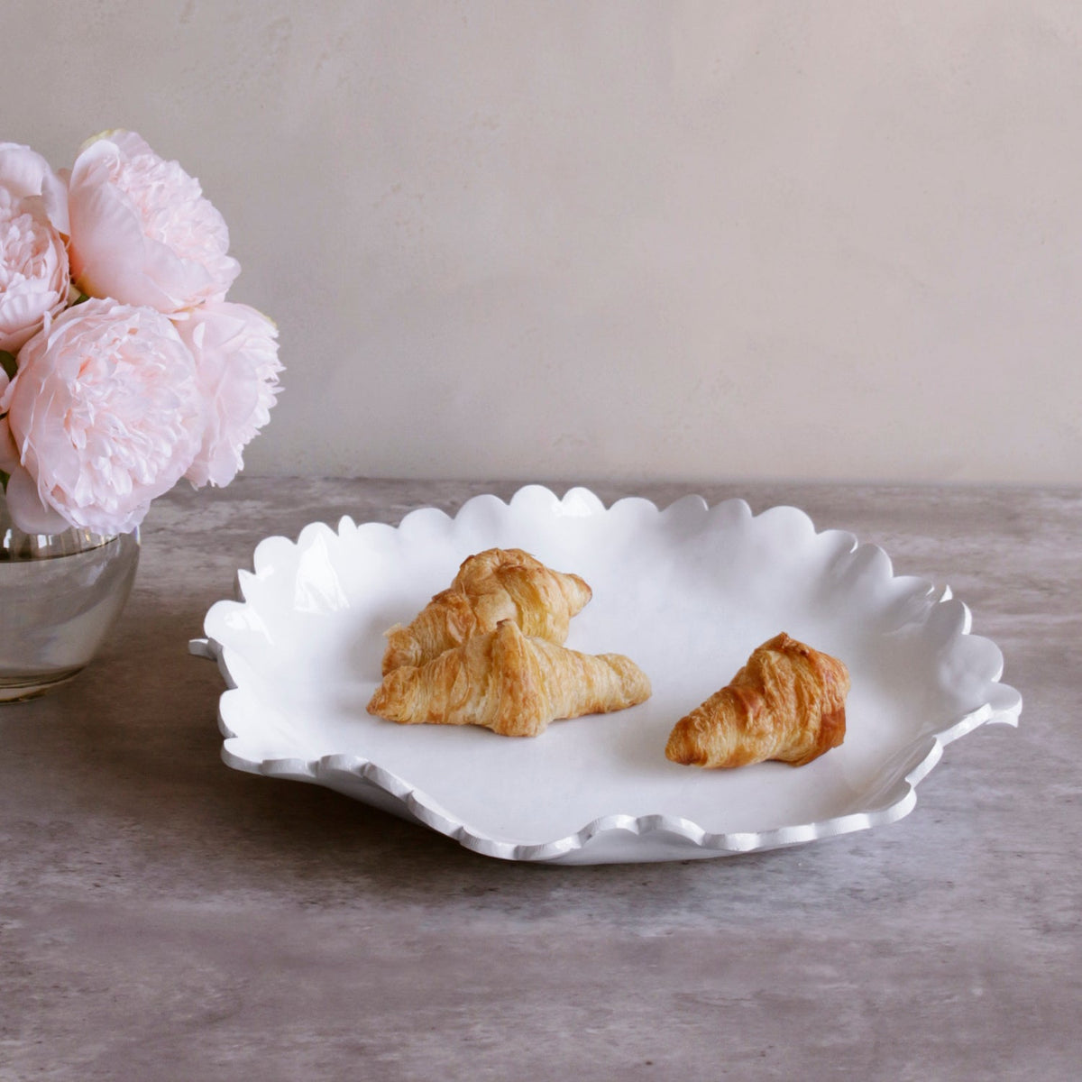 vida-colette-large-round-platter-white