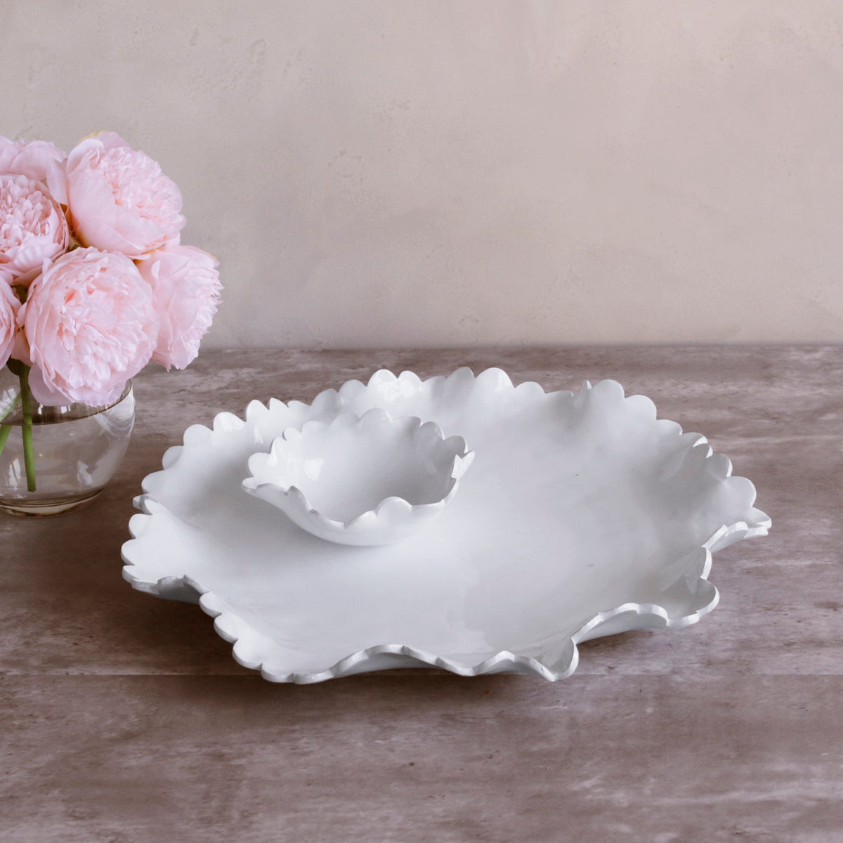 vida-colette-round-platter-with-mini-dip-bowl-white