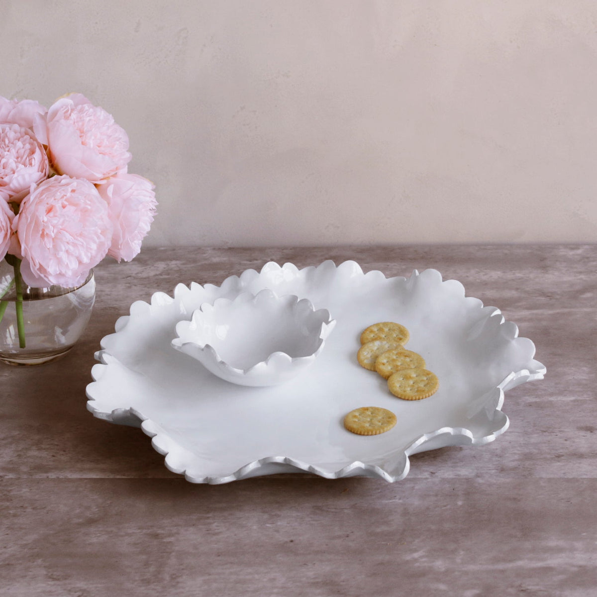 vida-colette-round-platter-with-mini-dip-bowl-white