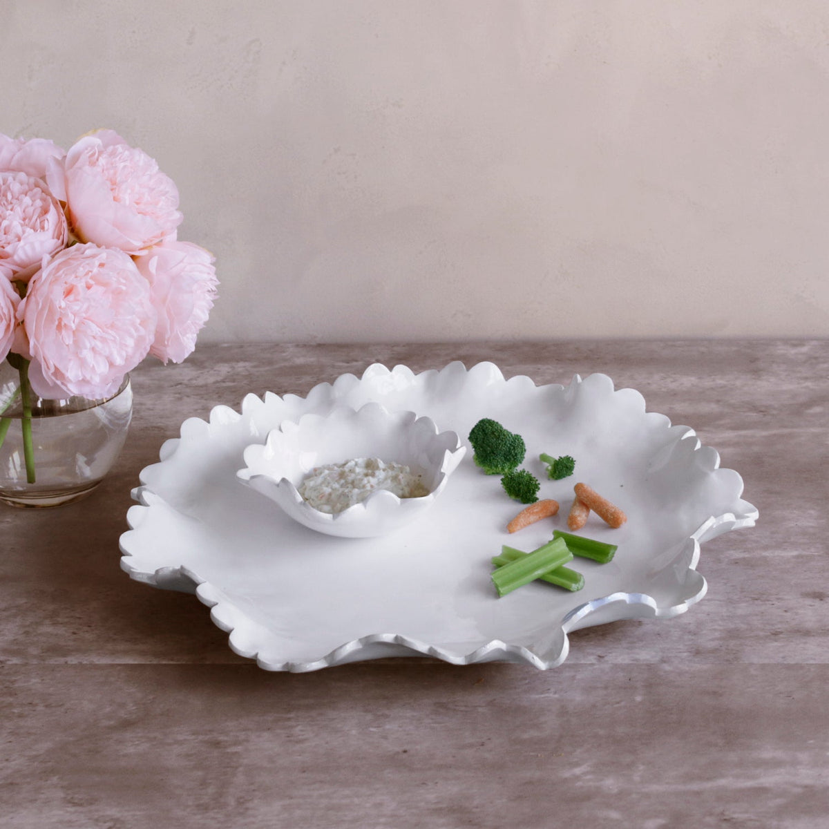 vida-colette-round-platter-with-mini-dip-bowl-white