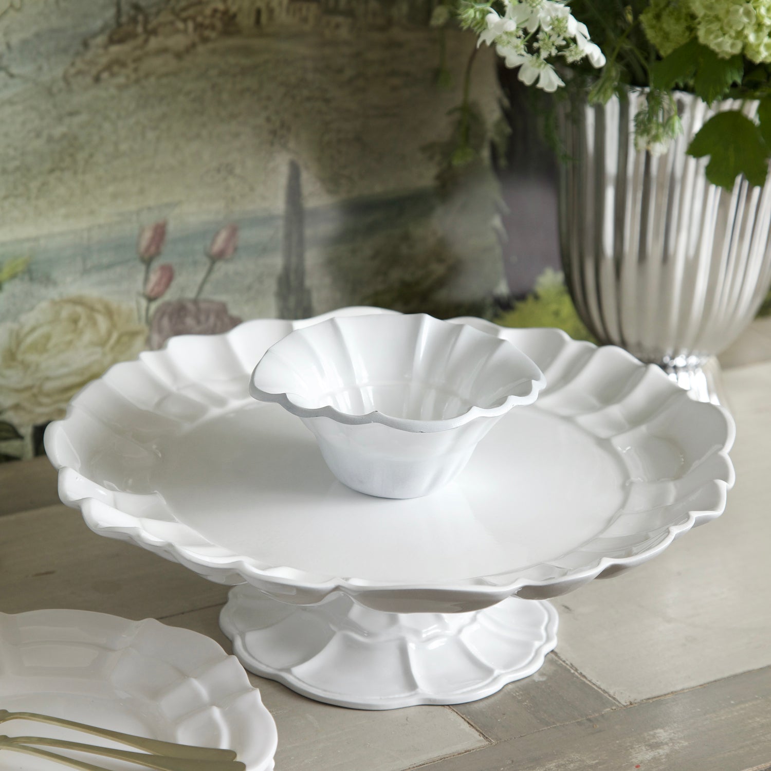 VIDA Tuscany Pedestal Cake Plate (White)