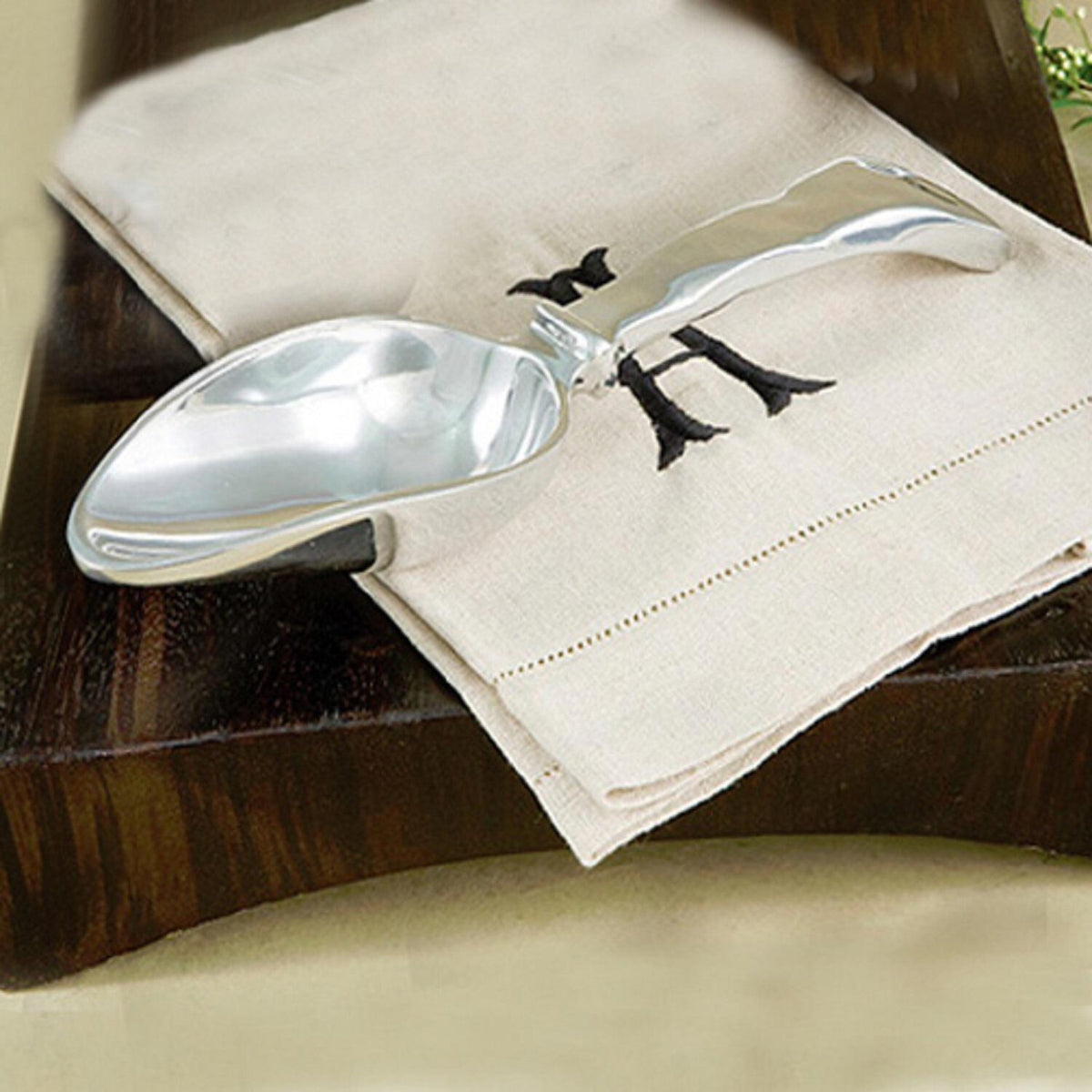 beatriz-ball-wholesale-soho-ice-scoop