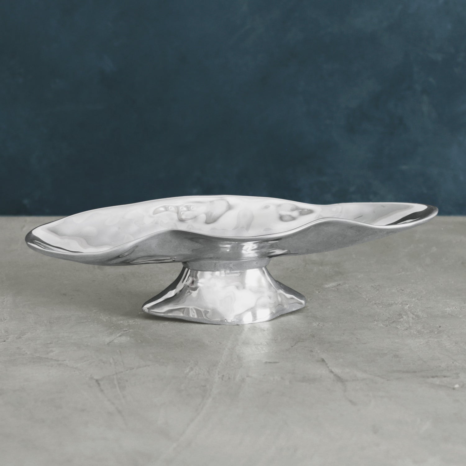 beatriz-ball-wholesale-pedestal-soho-small-oval-cracker-tray