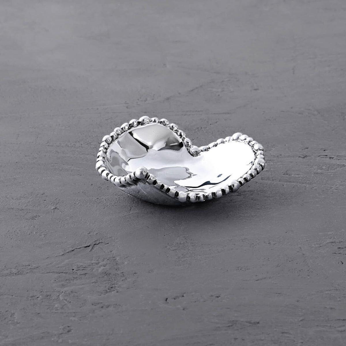 beatriz-ball-wholesale-giftables-organic-pearl-heart-bowl