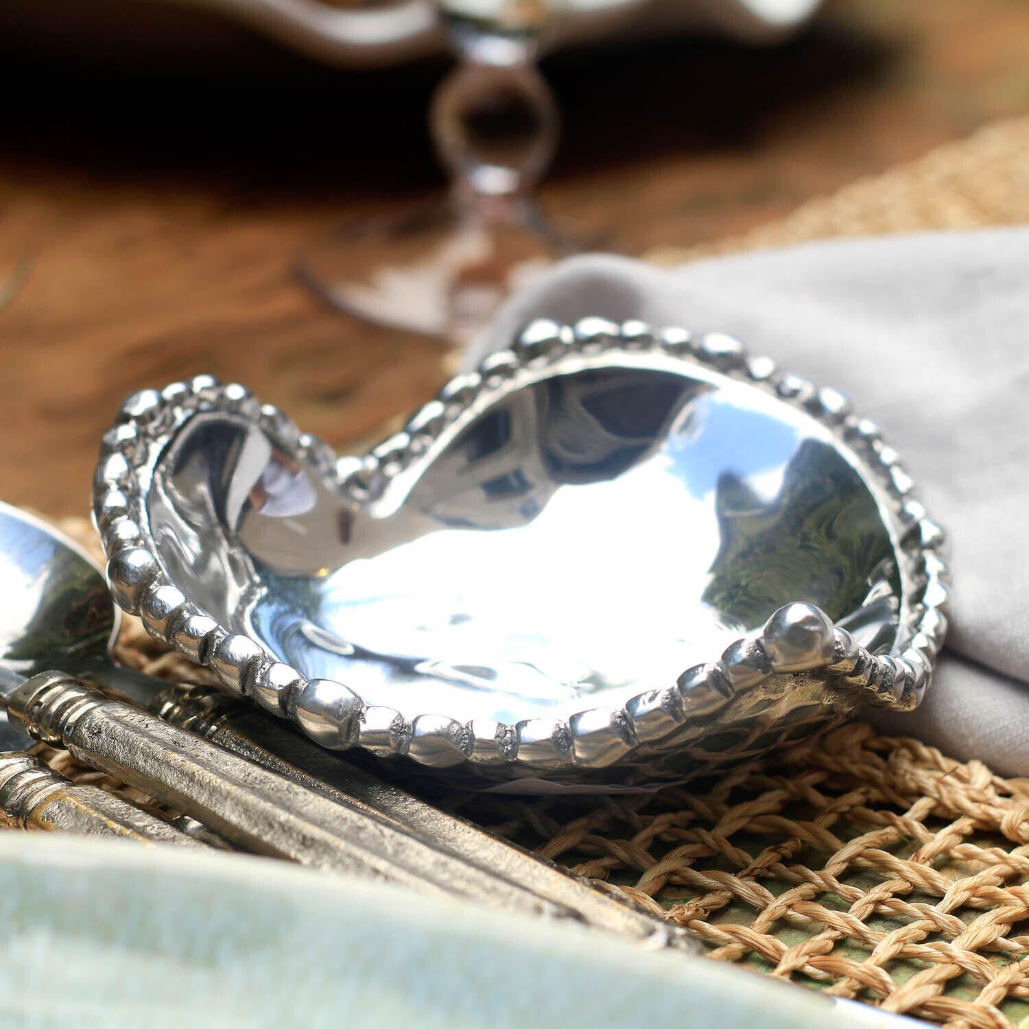 beatriz-ball-wholesale-giftables-organic-pearl-heart-bowl