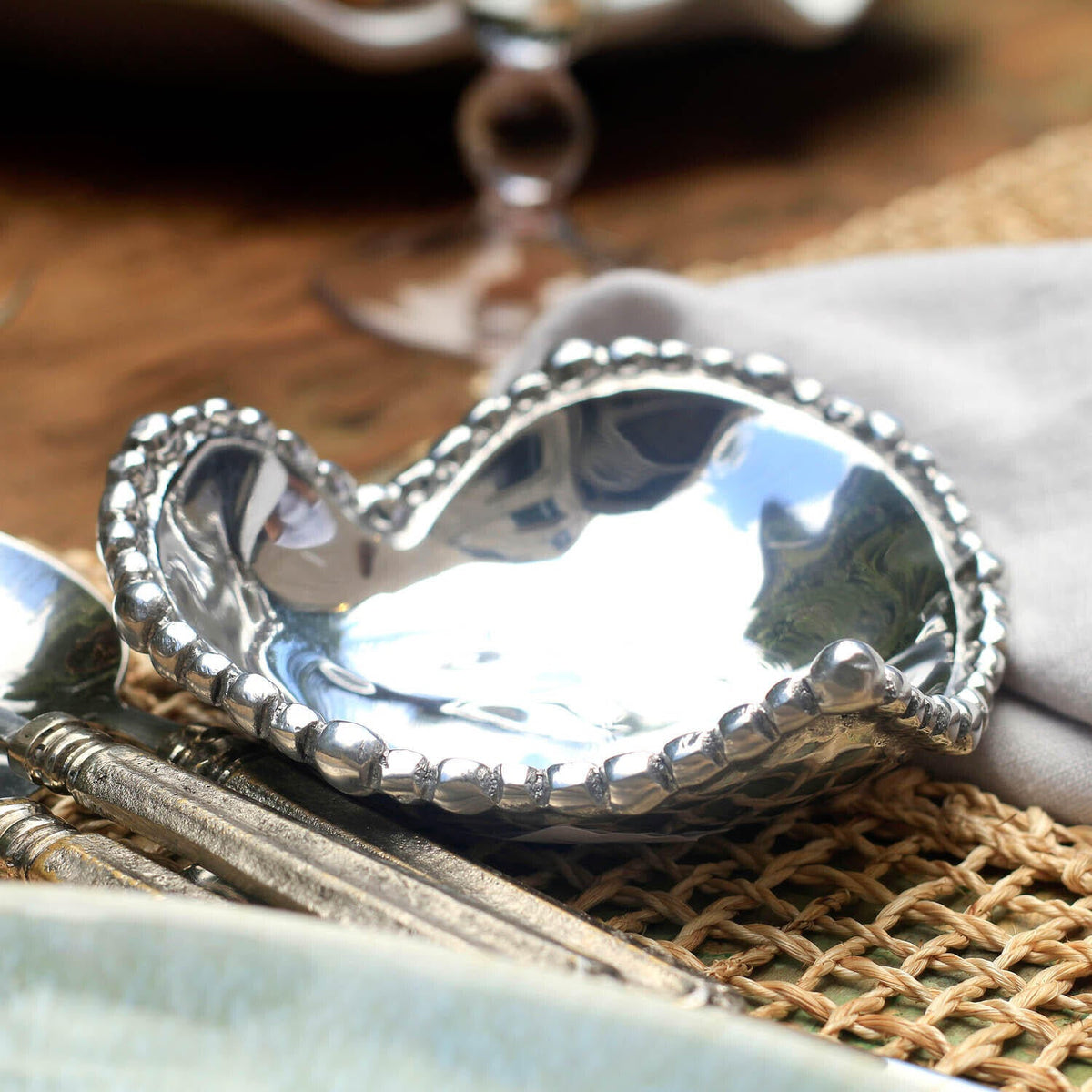 beatriz-ball-wholesale-giftables-organic-pearl-heart-bowl