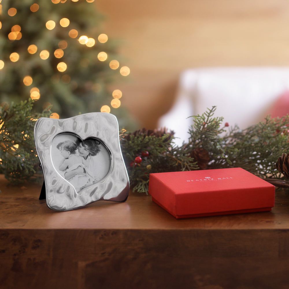 beatriz-ball-wholesale-giftables-curved-heart-5-x-5-frame