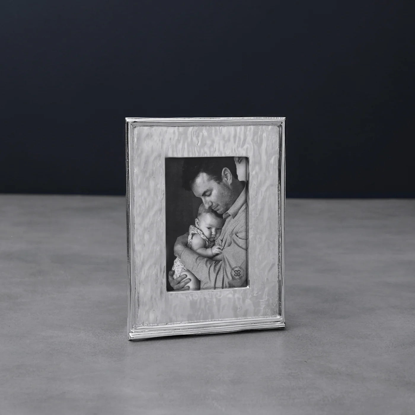 beatriz-ball-wholesale-frame-emerson-4-x-6-vertical