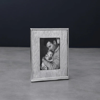 beatriz-ball-wholesale-frame-emerson-4-x-6-vertical