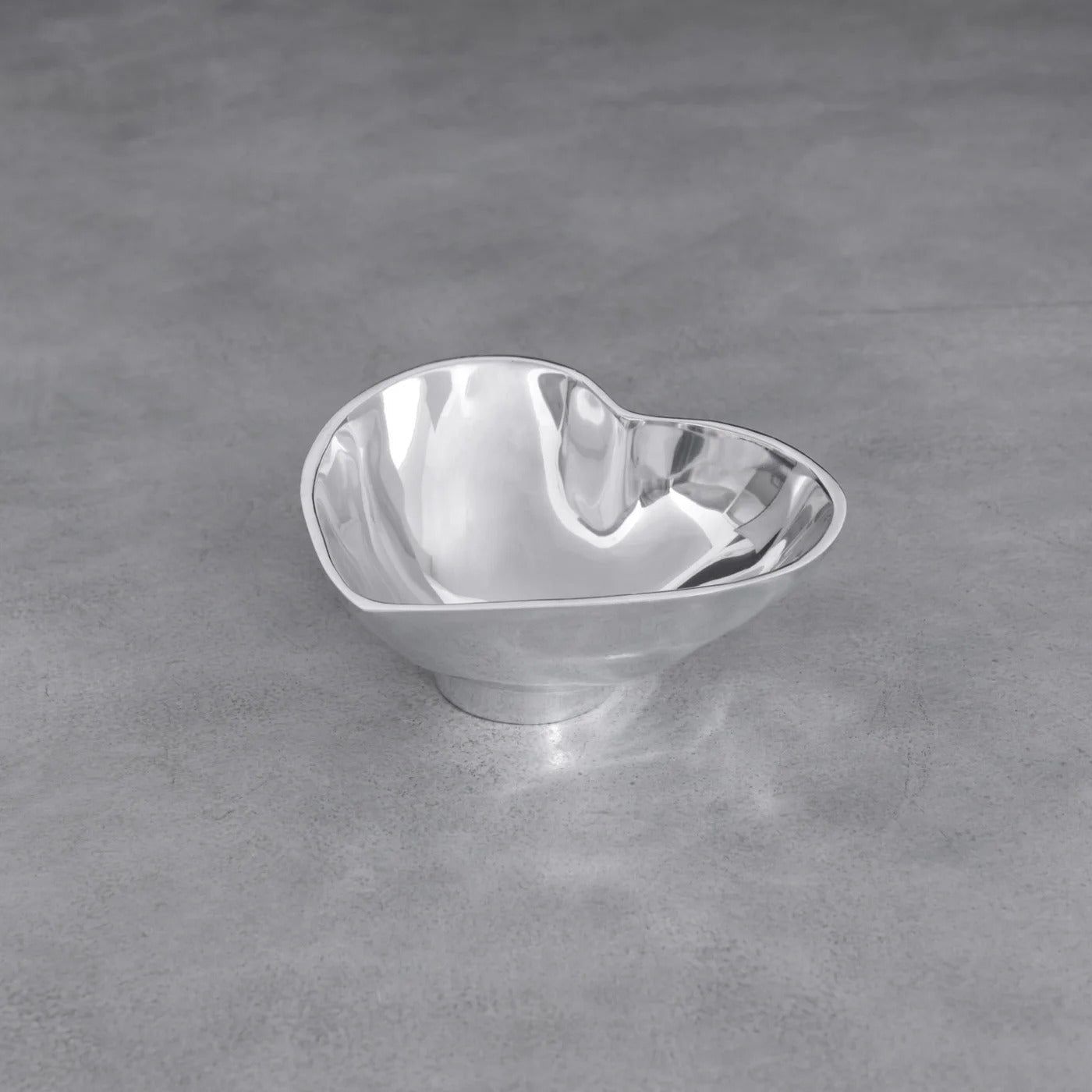 beatriz-ball-wholesale-giftables-deep-heart-small-bowl