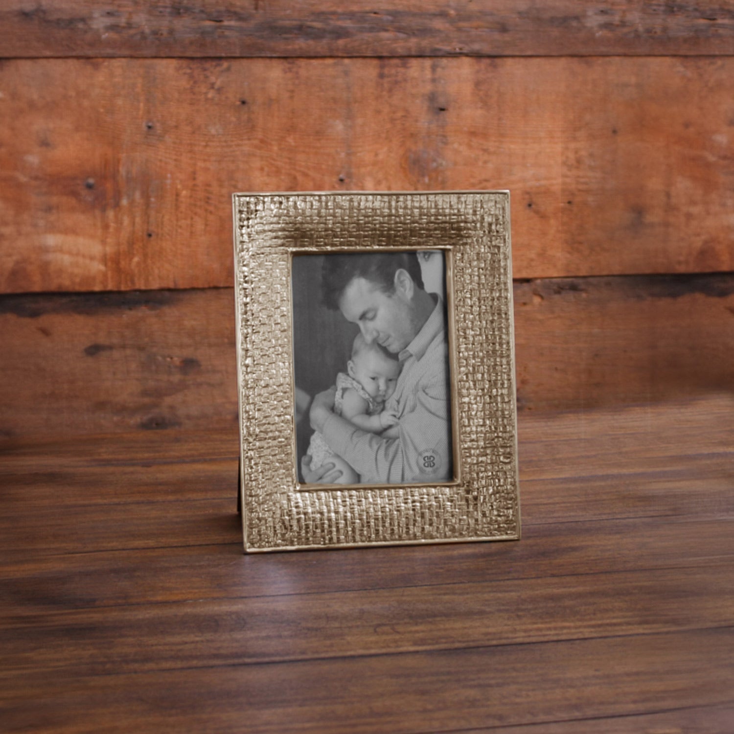 beatriz-ball-wholesale-frame-sierra-modern-nassau-5-x-7-frame-gold
