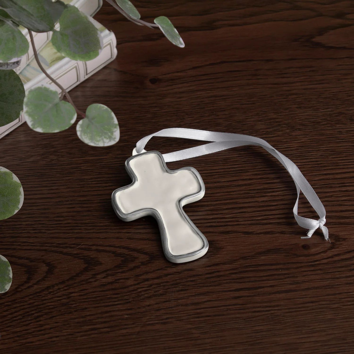 ENCANTO  Athens Cross Ornament (Cream)