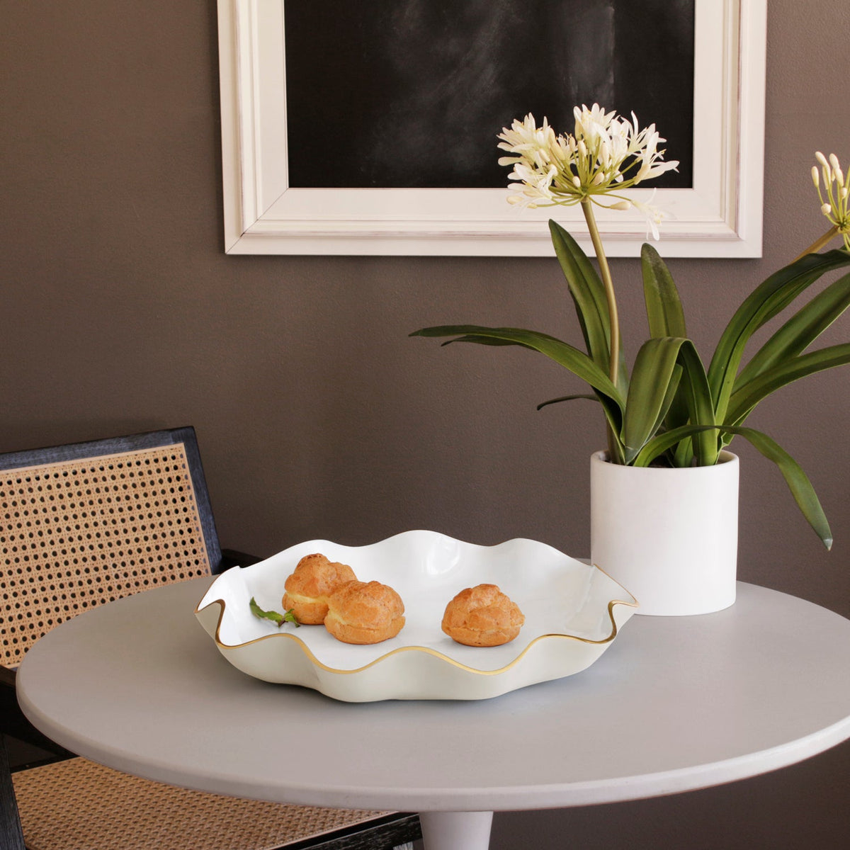 encanto-carola-large-round-platter-cream-and-white