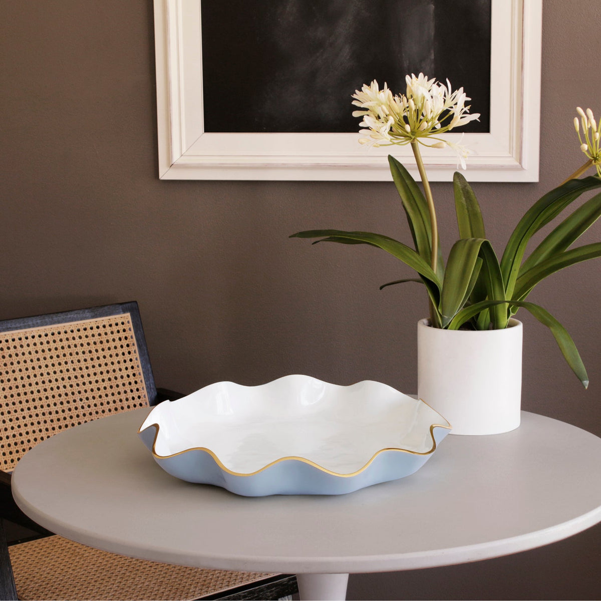 encanto-carola-large-round-platter-periwinkle-and-white