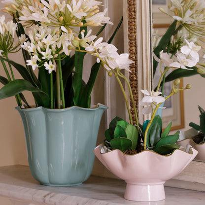 encanto-carola-small-pedestal-camellia-and-white