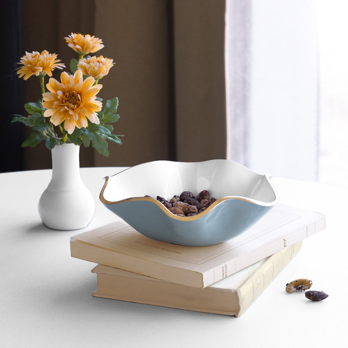 encanto-carola-small-round-bowl-turquoise-and-white