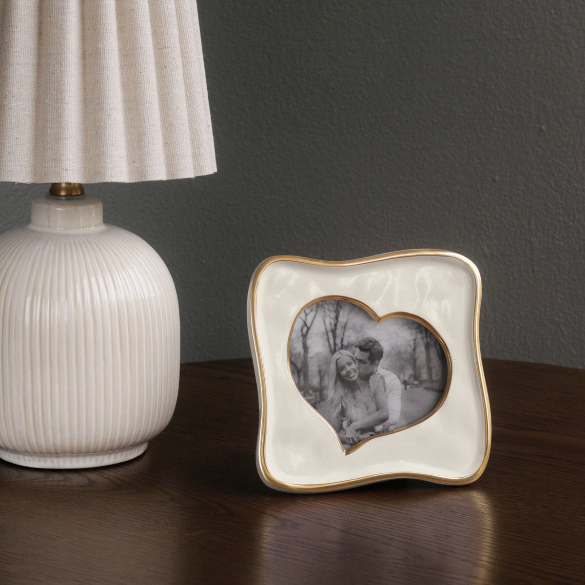 frame-encanto-curved-heart-5-x-5-cream