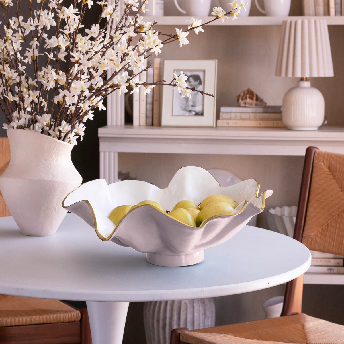 encanto-aries-bowl-camellia-and-white
