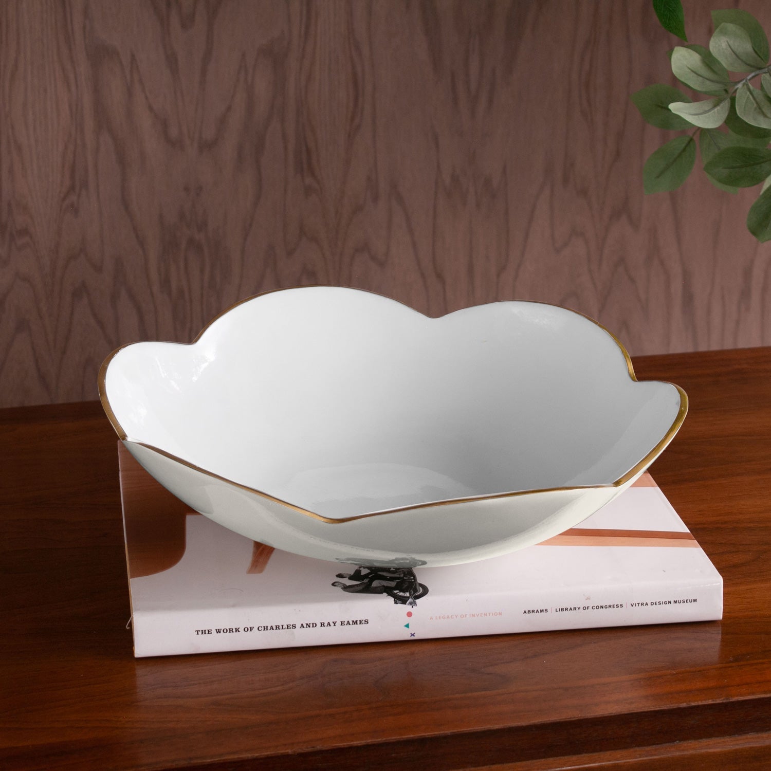 encanto-amelia-medium-bowl-cream-and-white