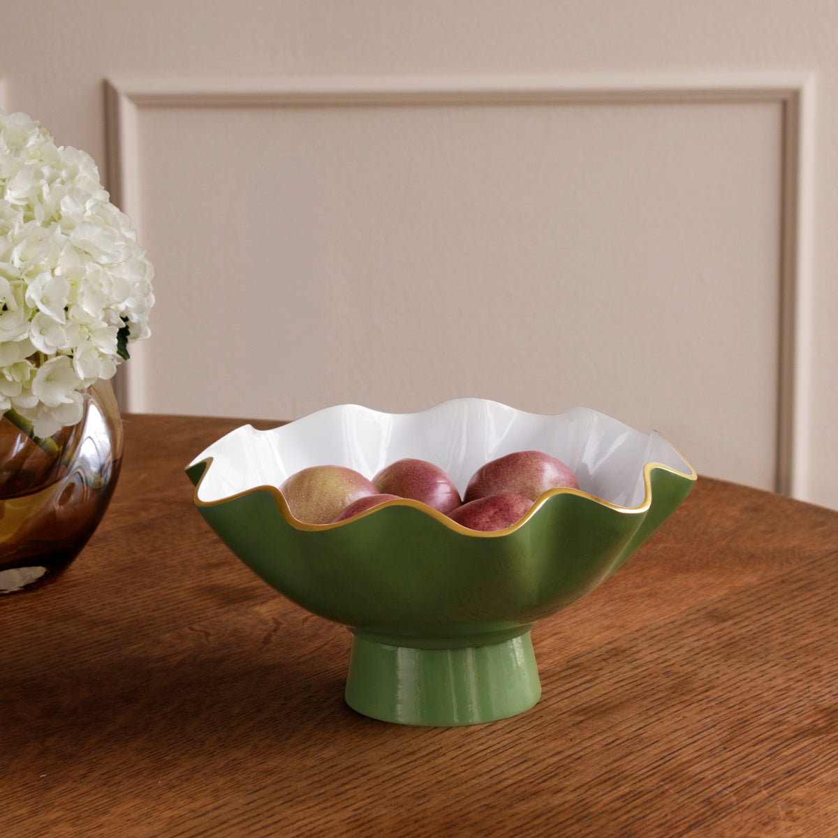 encanto-carola-small-pedestal-leaf-green-and-white