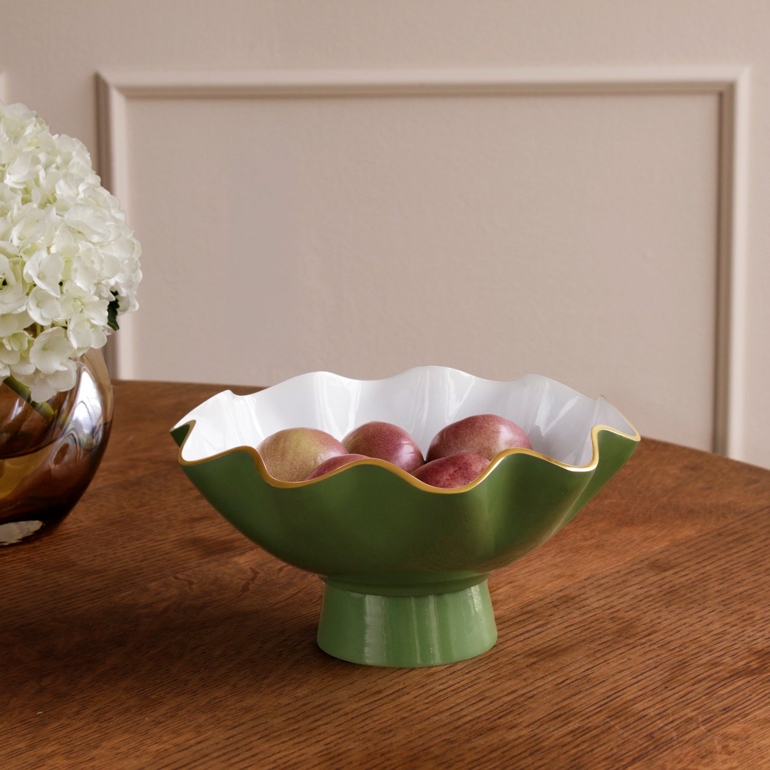 encanto-carola-small-pedestal-leaf-green-and-white