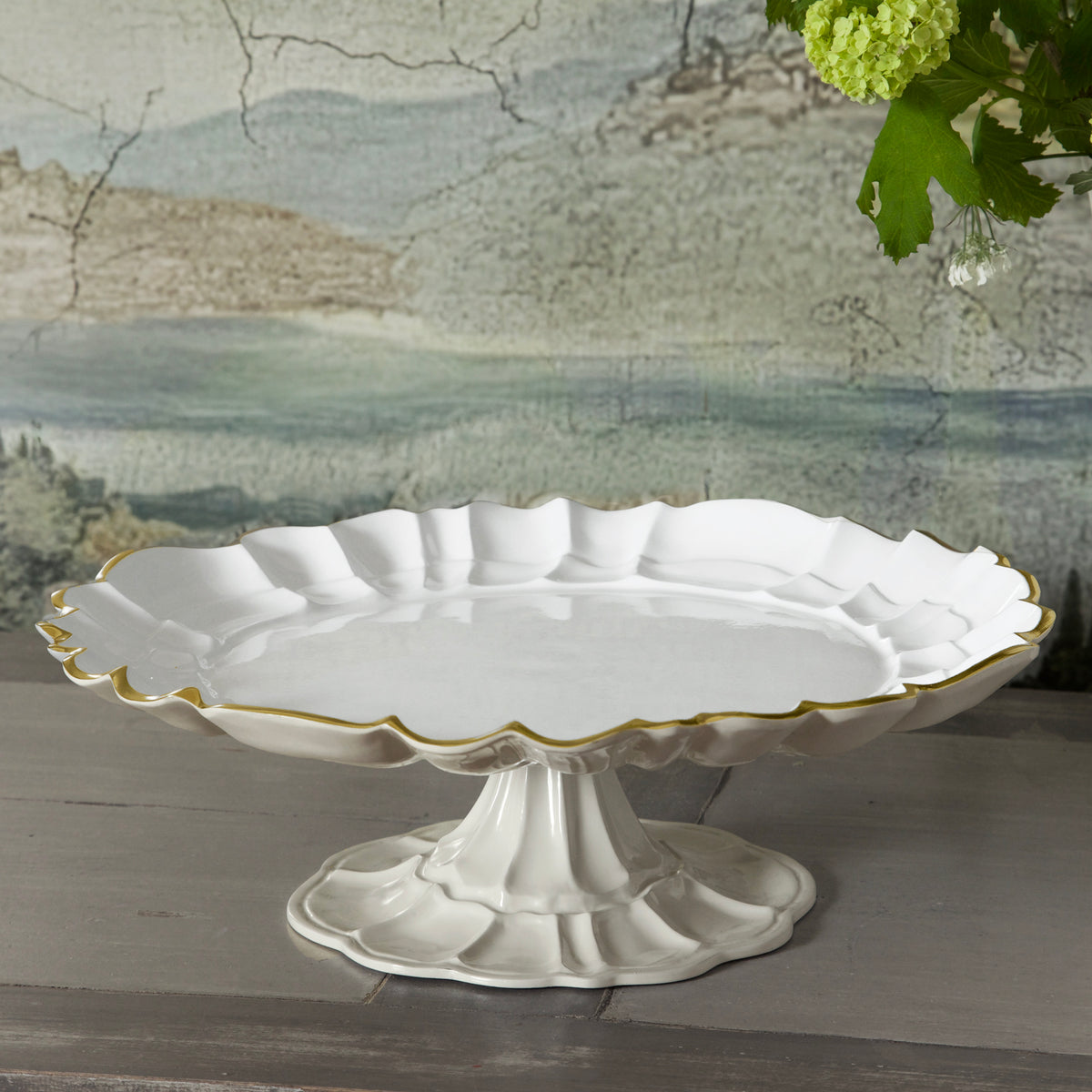 ENCANTO Tuscany Pedestal Cake Plate (Cream and White)
